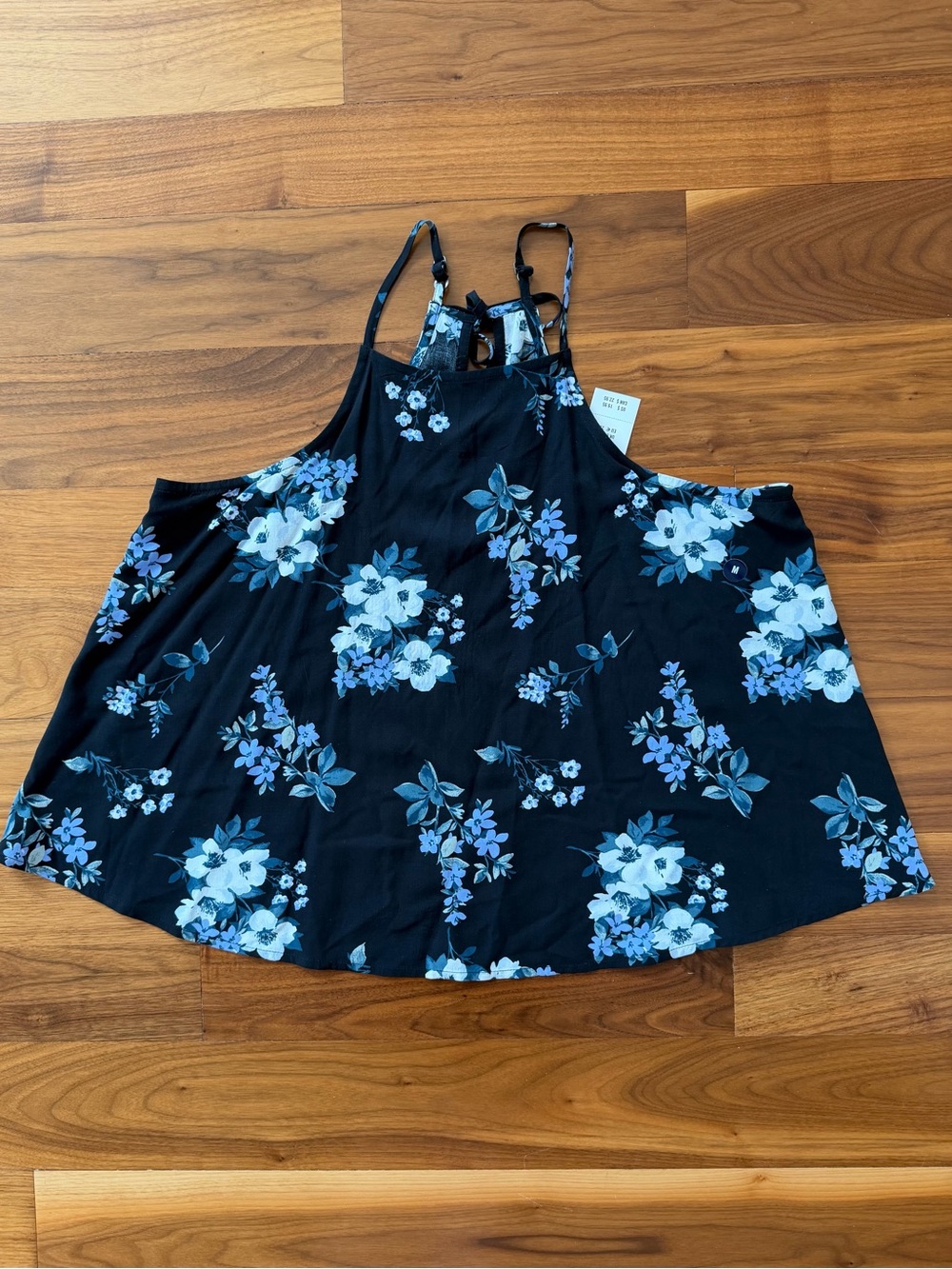 NWT Hollister Women’s Halter Floral Flowy Boho Cami Tank Top Size M Black Blue
